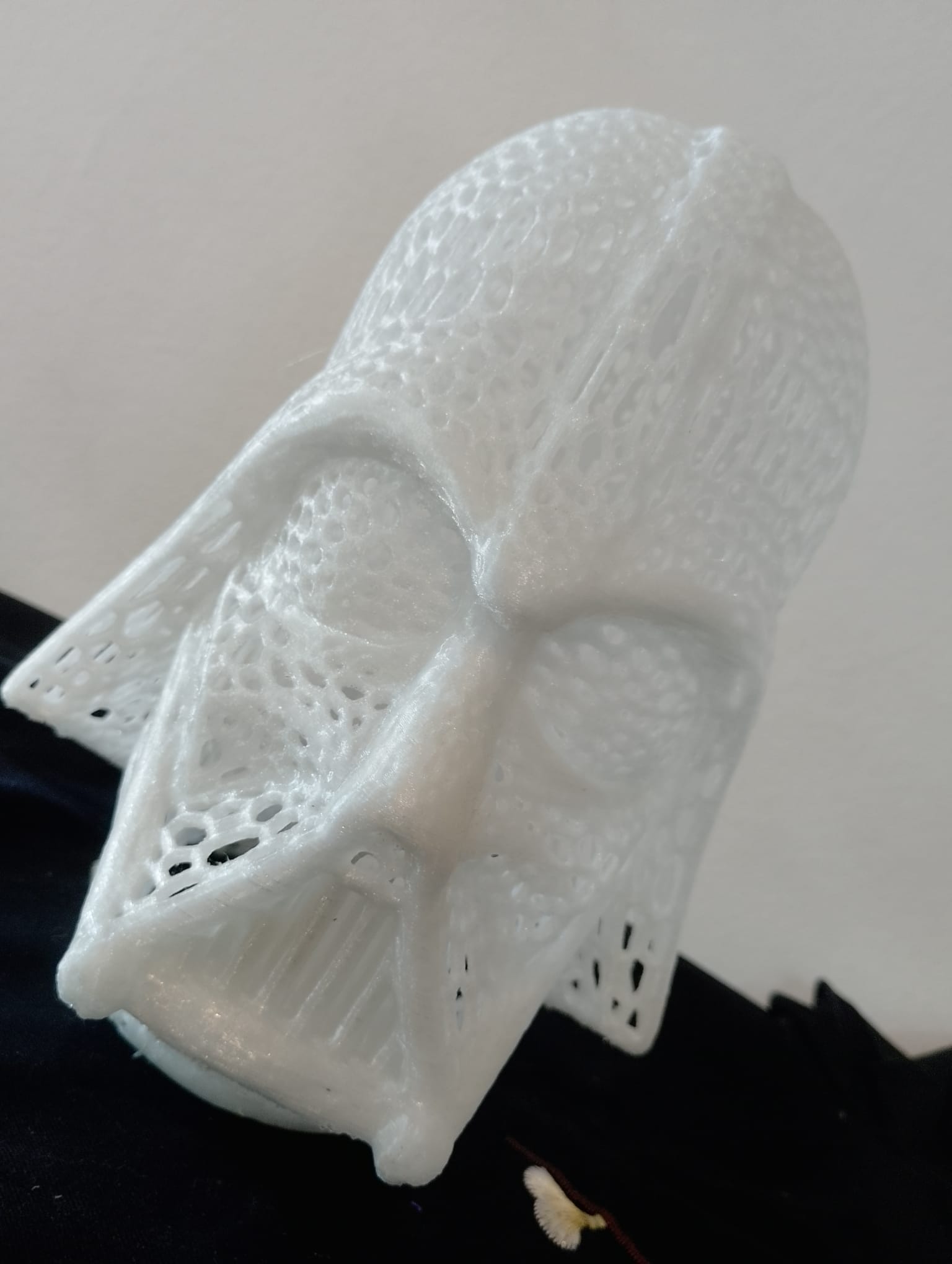 DARK VADOR GEOMETRIQUE BLANC – IMPRESSION CLASSIQUE – MON ATELIER 3D